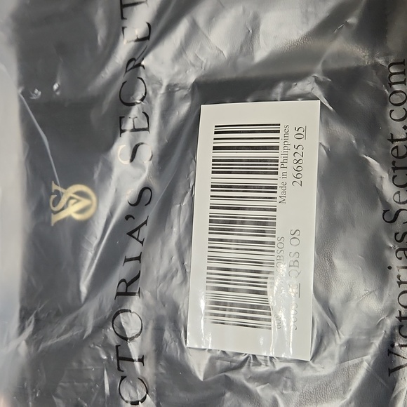 Victoria' s Secret black quilted Tote bag - Picture 4 of 4